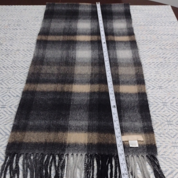 Nordstrom 100%cashmere Plaid Scarf - Black, Gray, Tan - Picture 5 of 7